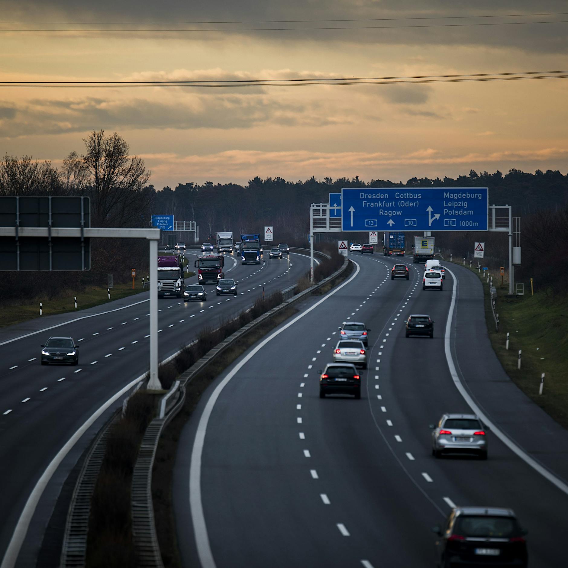 Nächtliche Sperrung der A113: Fanny-Zobel-Brücke in Baumschulenweg wird repariert
