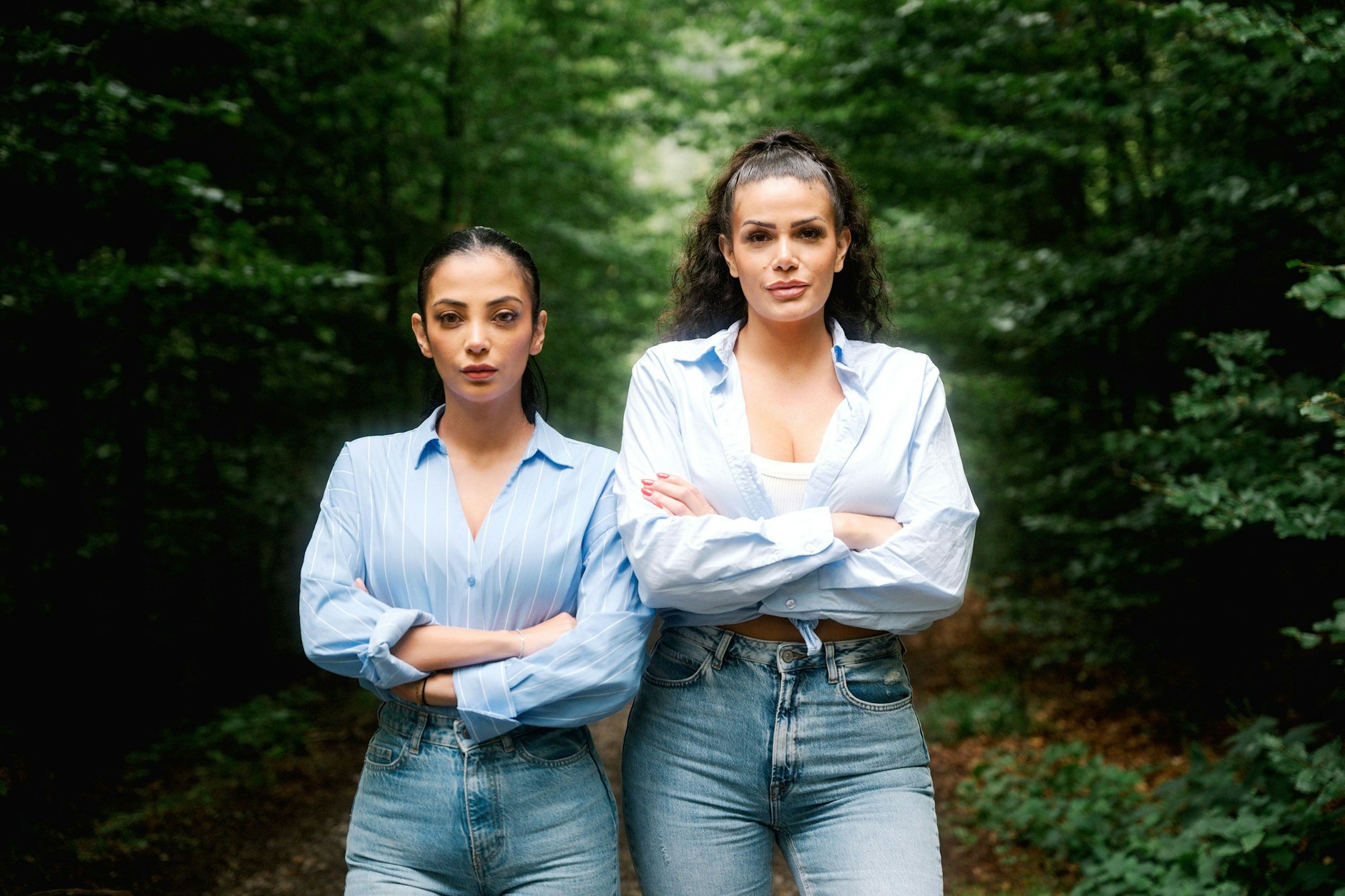 Dilara Kruse und Roaya Soraya treten als Team bei „#CoupleChallenge“ an.
