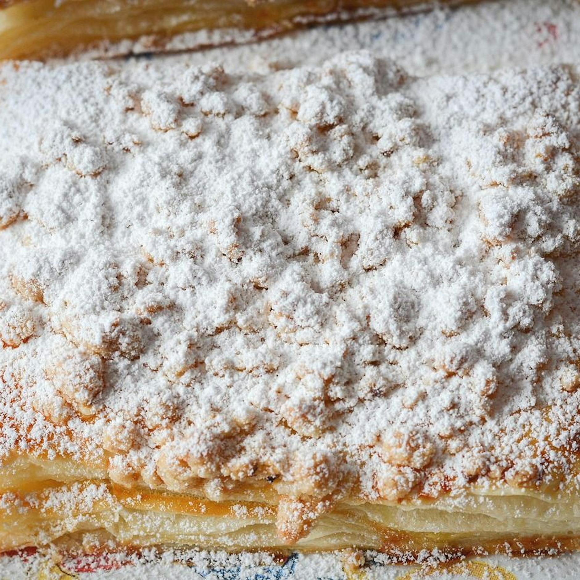 Echter Prasselkuchen aus der DDR: Das Rezept für Omas Blitzkuchen!