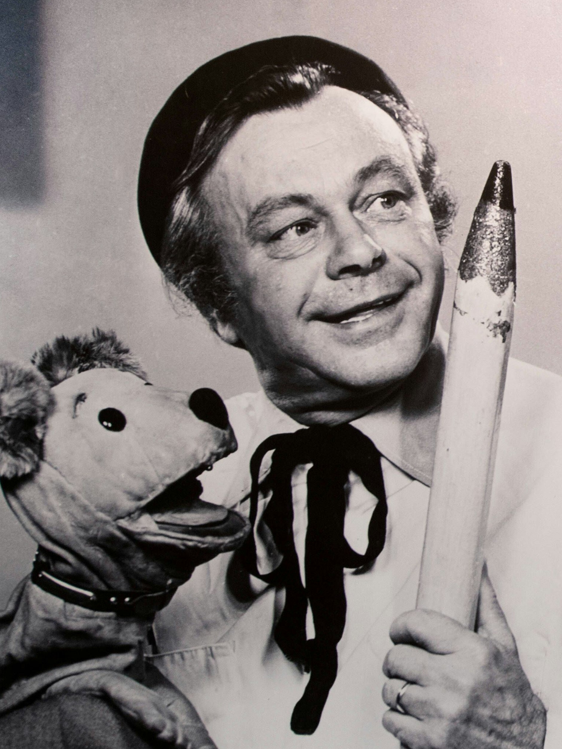 Schnellzeichner und Puppenspieler Taddeus Punkt war in vielen Ausgaben von Unser Sandmännchen zu sehen.