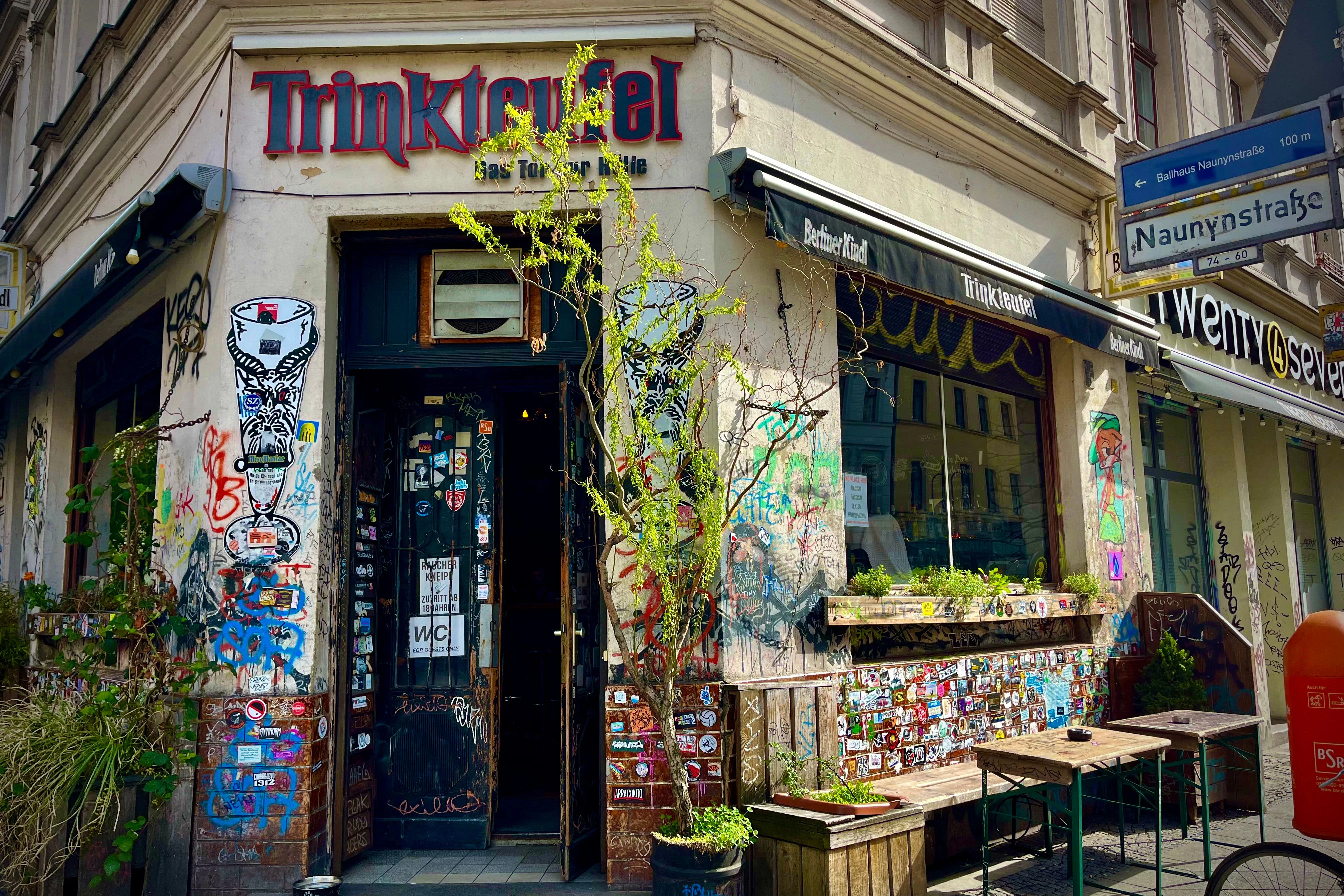 Der Trinkteufel – das Tor zur Hölle findet man in Kreuzberg.