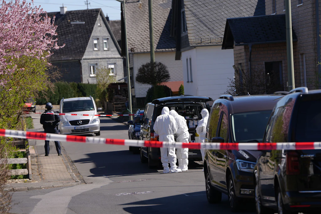 Bluttat in Westerwald +++ 3 Tote +++ Polizei warnt: „Nehmen sie keine Anhalter mit!“