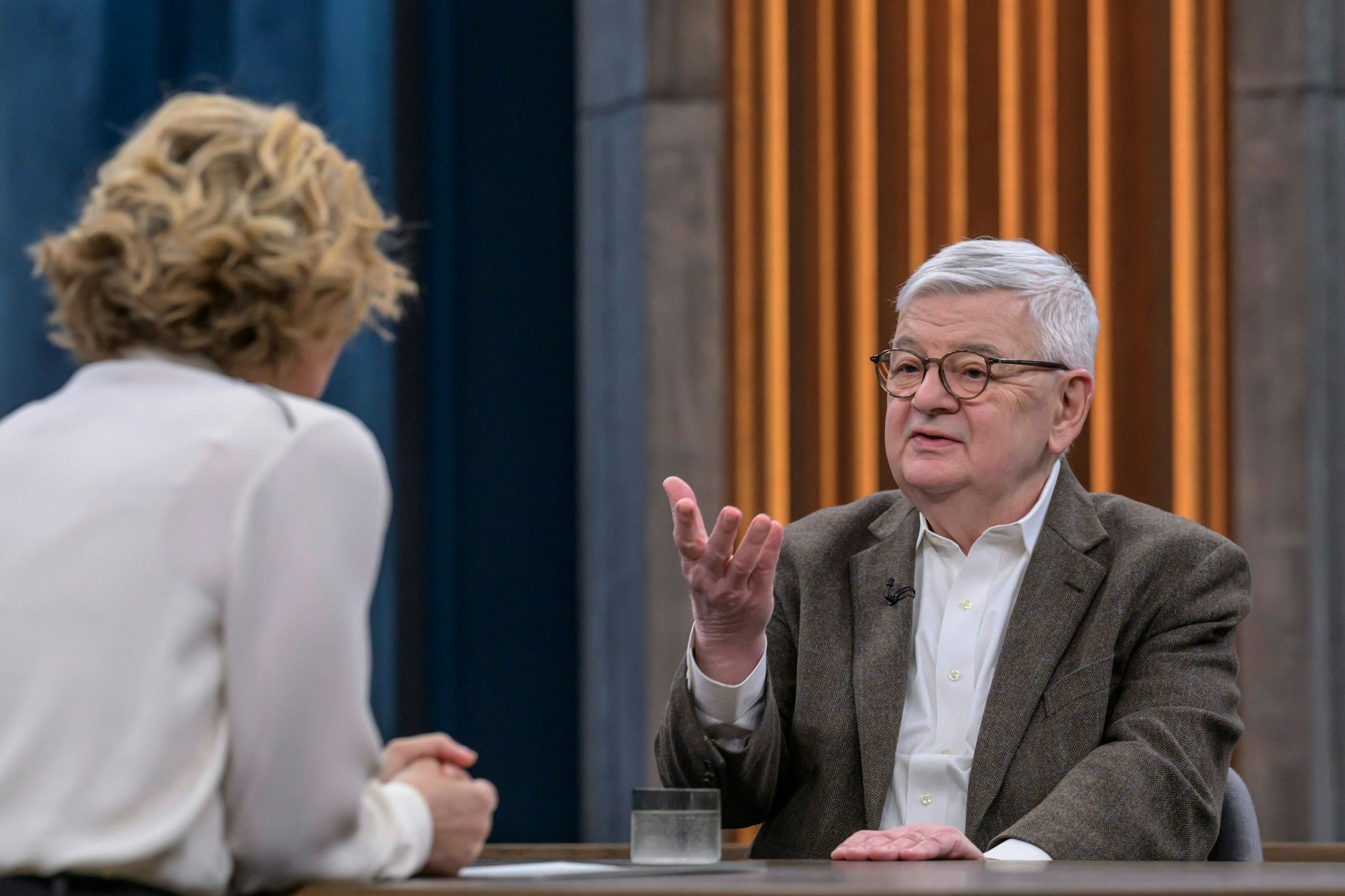 Joschka Fischer (Vizekanzler a.D.) fordert ein Aufrüsten wie zu Zeiten des Kalten Krieges.