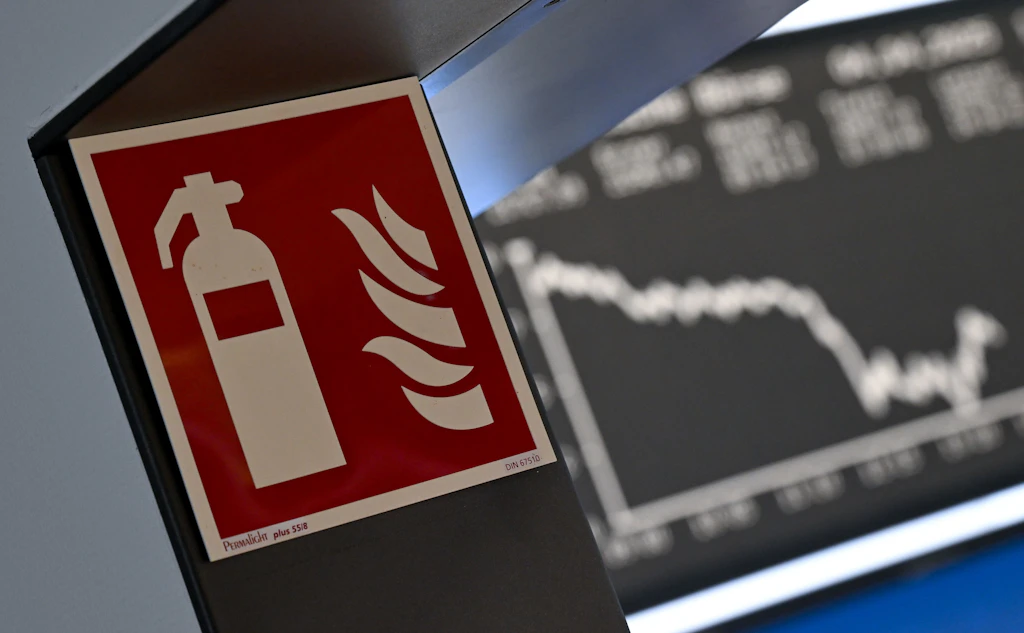 DAX verliert 10 Prozent, Börsenbeben weltweit: Kommt der große Crash?