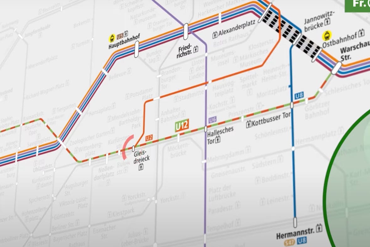 Die U12 pendelt zwischen Warschauer Straße und Ruhleben. Bis voraussichtlich 5. Juni wurde „die bauzeitliche Linie U12 eingerichtet, die zwischen den Stationen Ruhleben und Warschauer Straße verkehrt“, teilt die BVG mit.