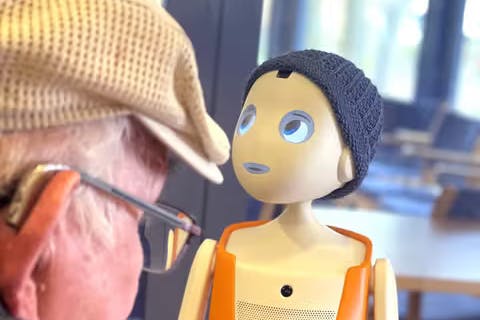 Der Roboter „Willi“ soll die soziale Teilhabe von Senioren in Treptow-Köpenick verbessern.