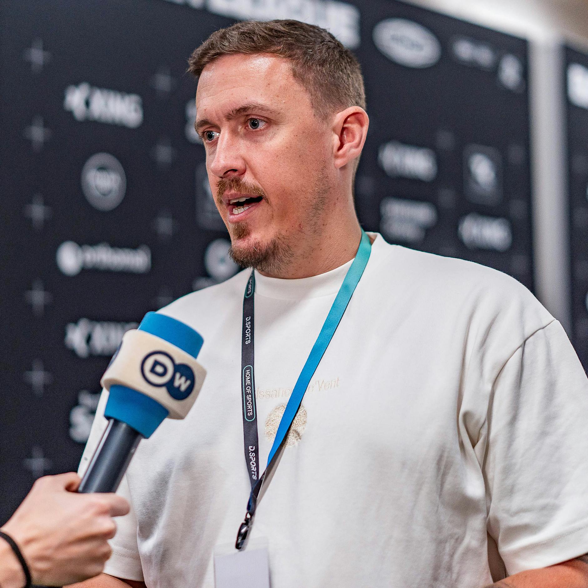 Max Kruse pflaumt Fans wegen Ehefrau Dilara an: „Geht woanders heulen!“