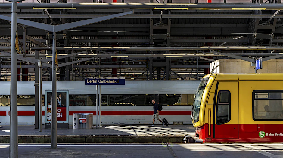 (Symbolfoto) Der Berliner Ostbahnhof in Friedrichshain. / Störung bei der Berliner S-Bahn am Montagmorgen: Diese Linien sind betroffen.