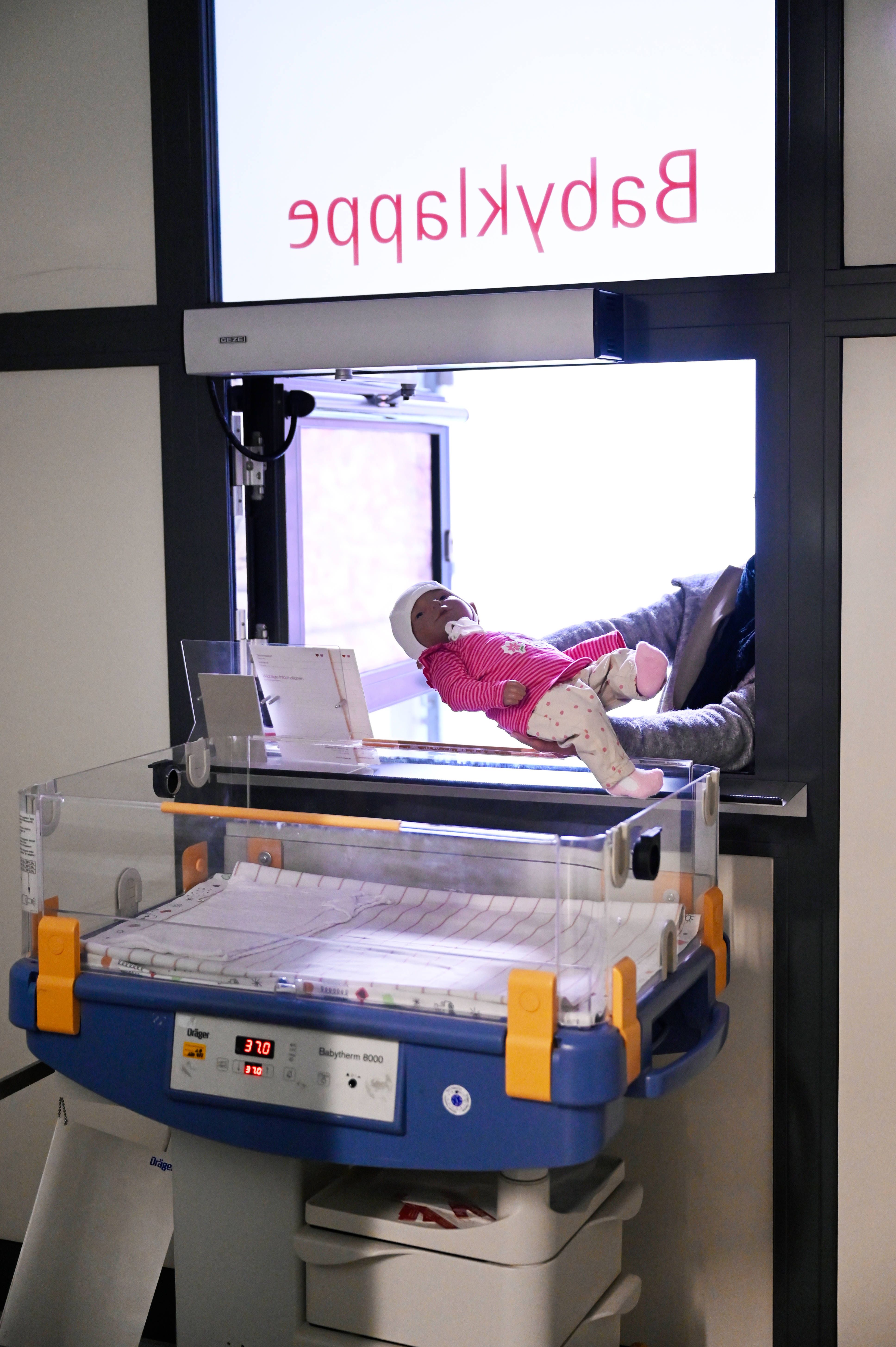 Seit 25 Jahren Babyklappe: So viele Kinder sind in Berlin abgegeben worden