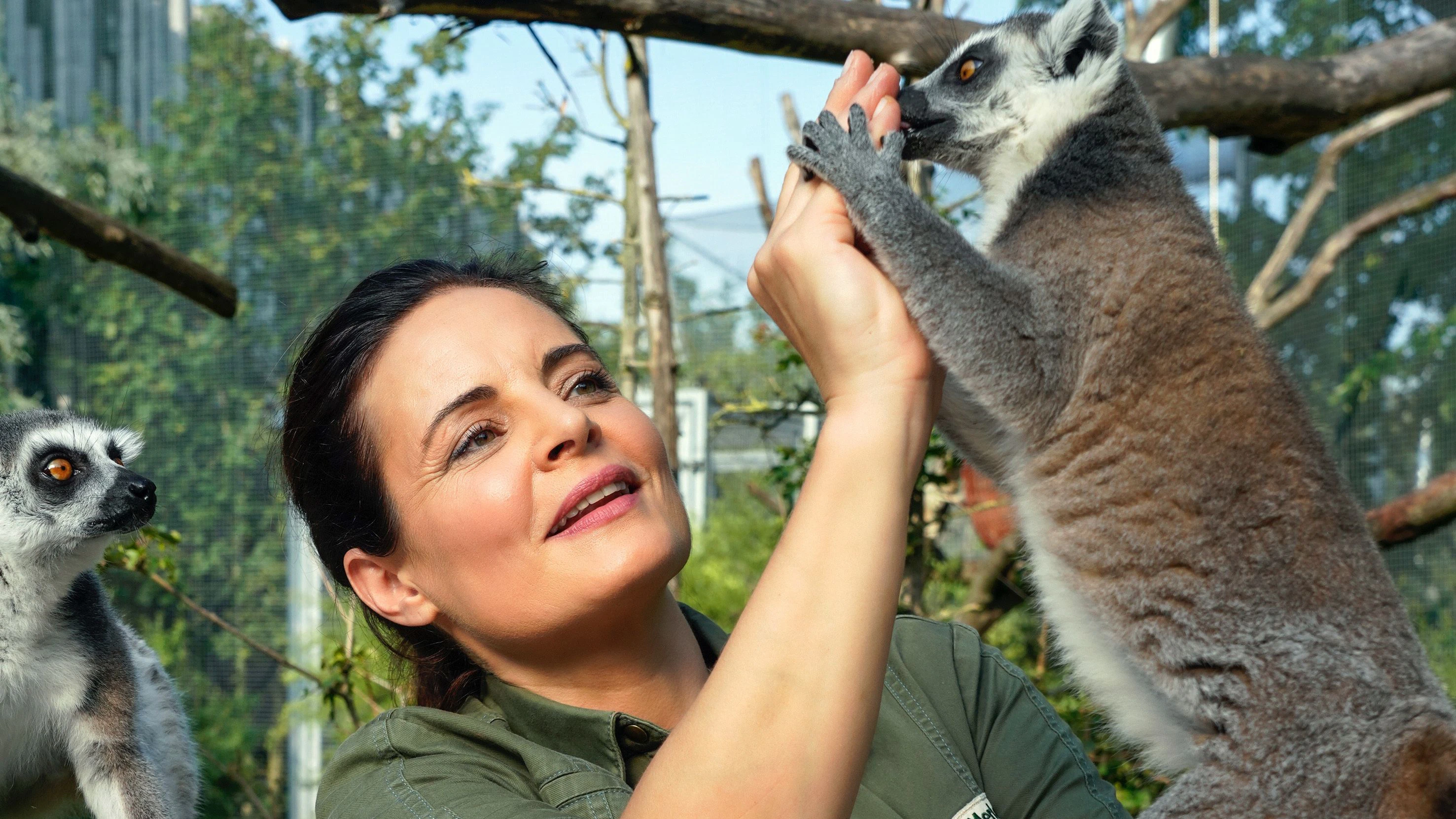 Elisabeth Lanz kommt den Tieren im Leipziger Zoo beim Dreh von Tierärztin Dr. Mertens oft ganz nah.