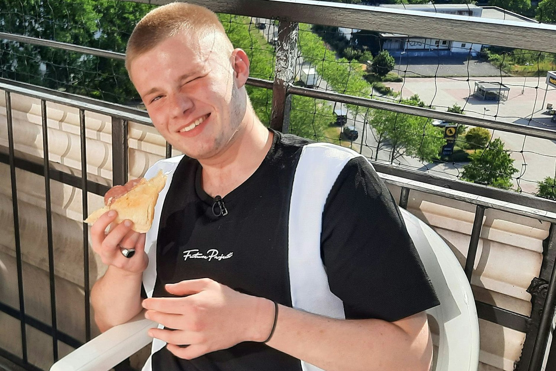 Steven lebt mit seiner Freundin Angelina in Dresden-Prohlis. Er bekommt Bürgergeld - und verrät bei Armes Deutschland, wie er zum Ladendiebstahl steht.