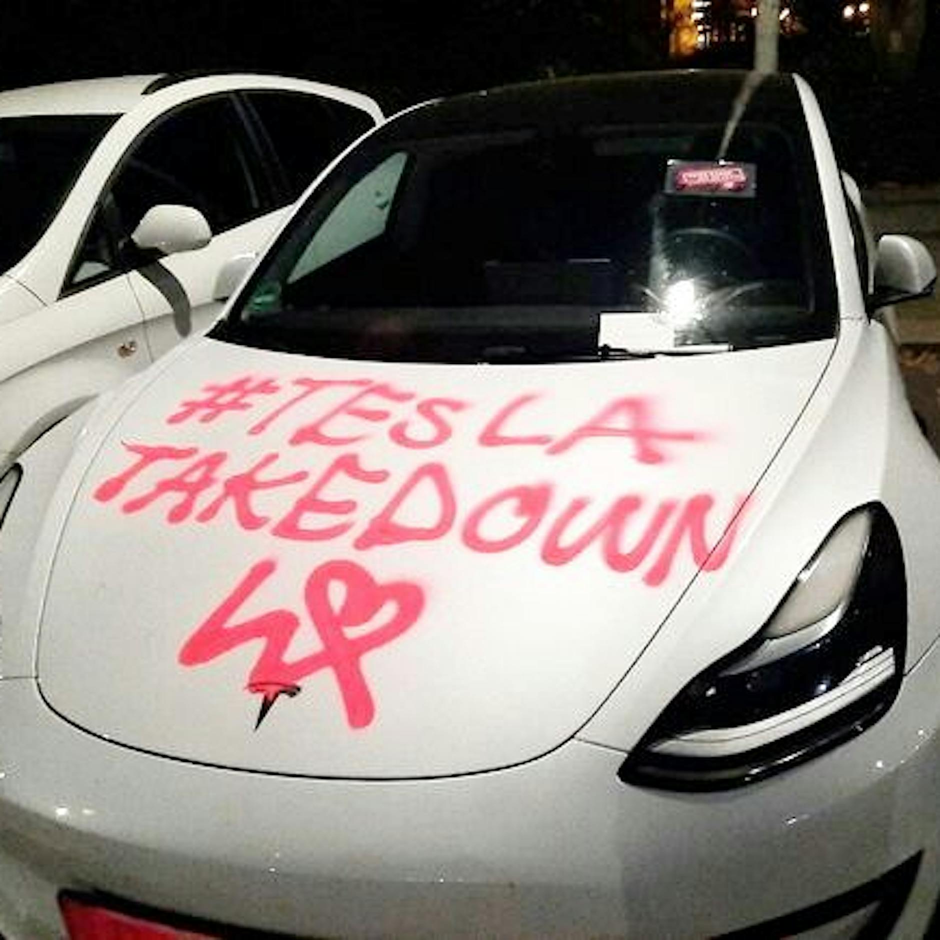 Gegen Tesla und Elon Musk in Berlin: Die neuen Klimakleber machen jetzt „Symbol-Proteste“