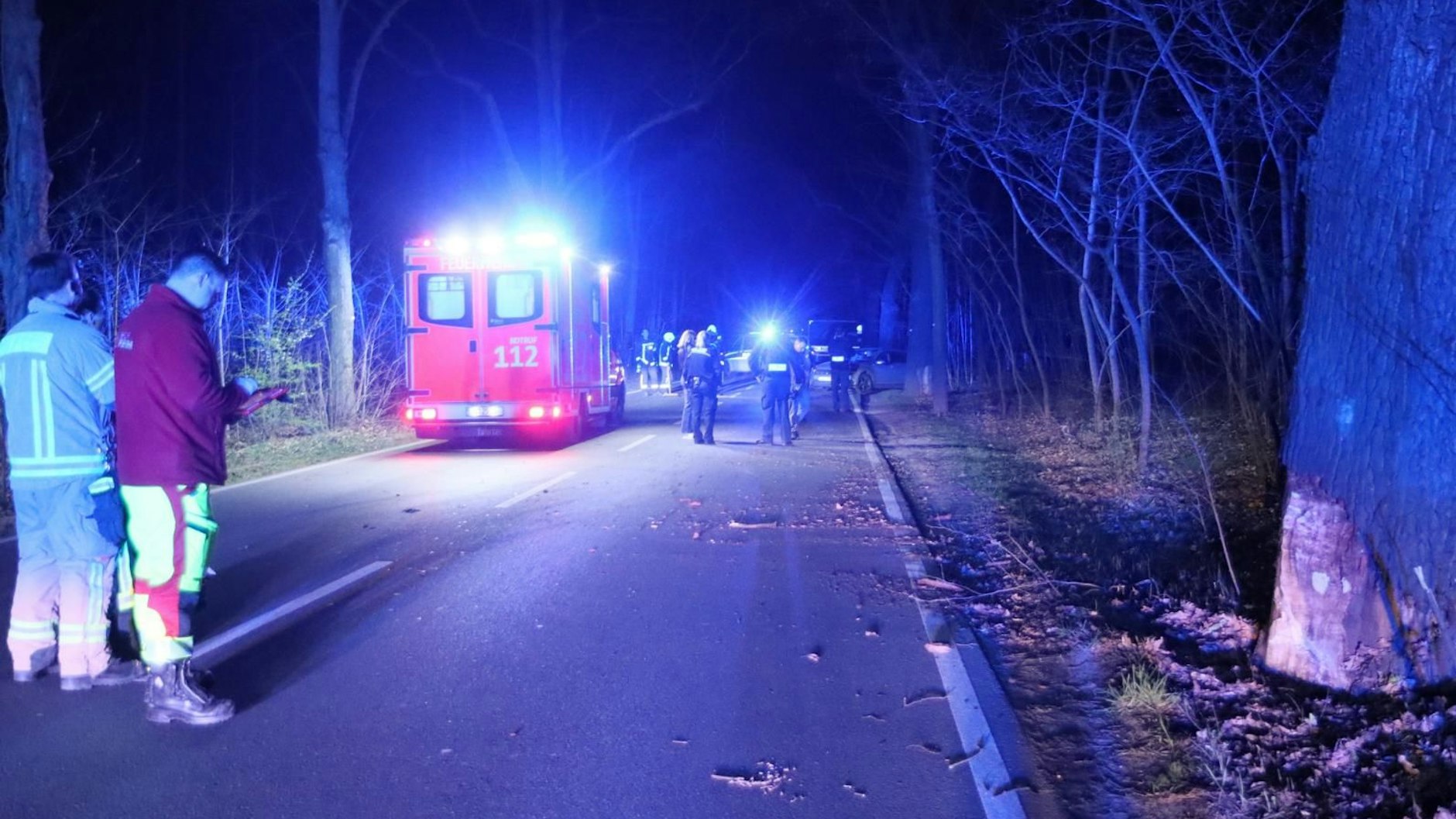 Nach dem Unfall in Köpenick auf der Rudolf-Rühl-Allee kam ein Mensch ins Krankenhaus. 