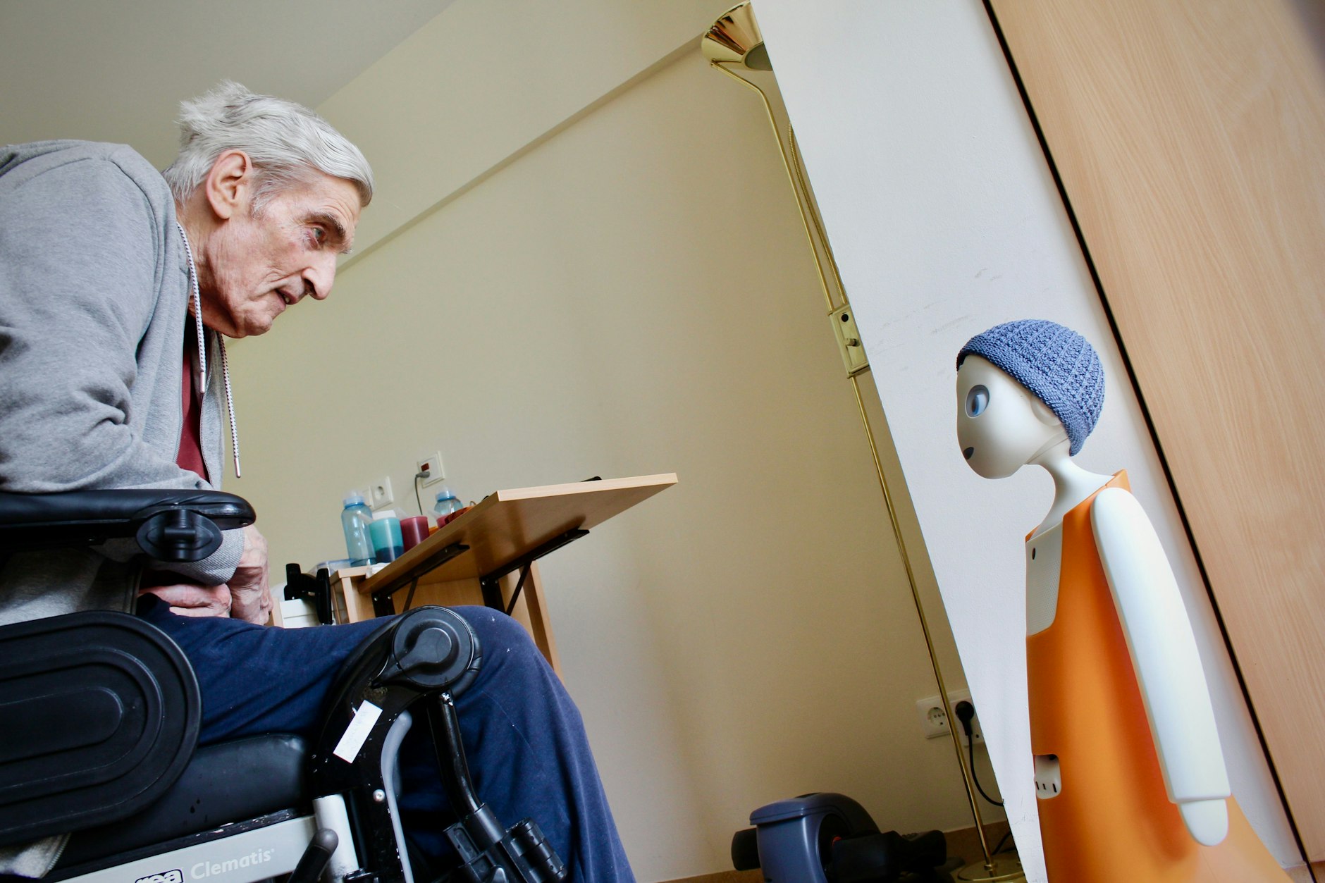 Mit „Willi“ geht die Sozialstiftung Köpenick einen weiteren Schritt in Richtung Zukunft. Willi will immer quatschen, und stellt viele Fragen.