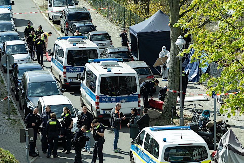 Reinickendorf: Der Mann soll mit einer Machete bewaffnet eine Bäckerei betreten haben. (Symbolfoto)