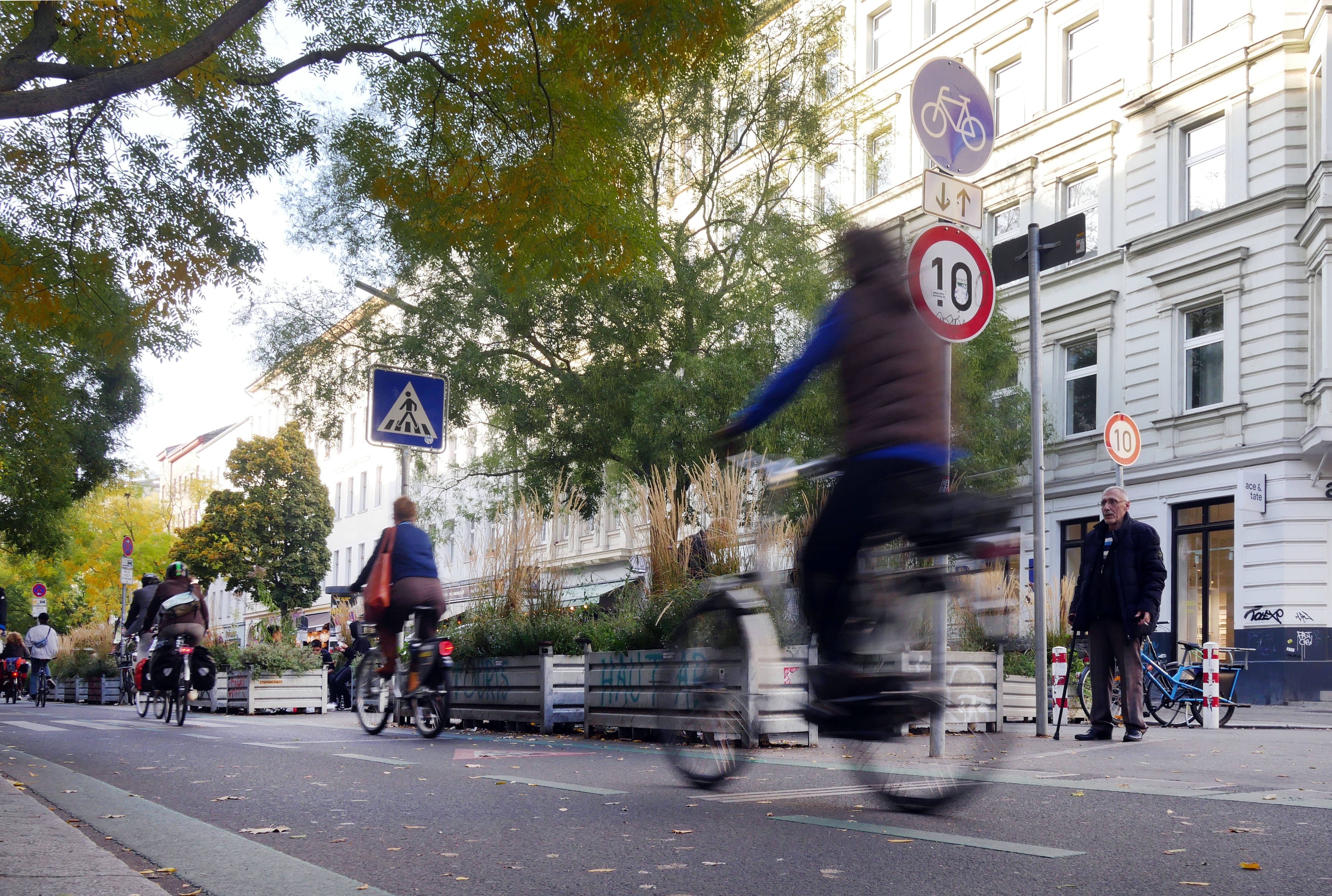 Neukölln: Neue Fahrradstraße an der Ilsestraße fertig – Verkehr wieder freigegeben