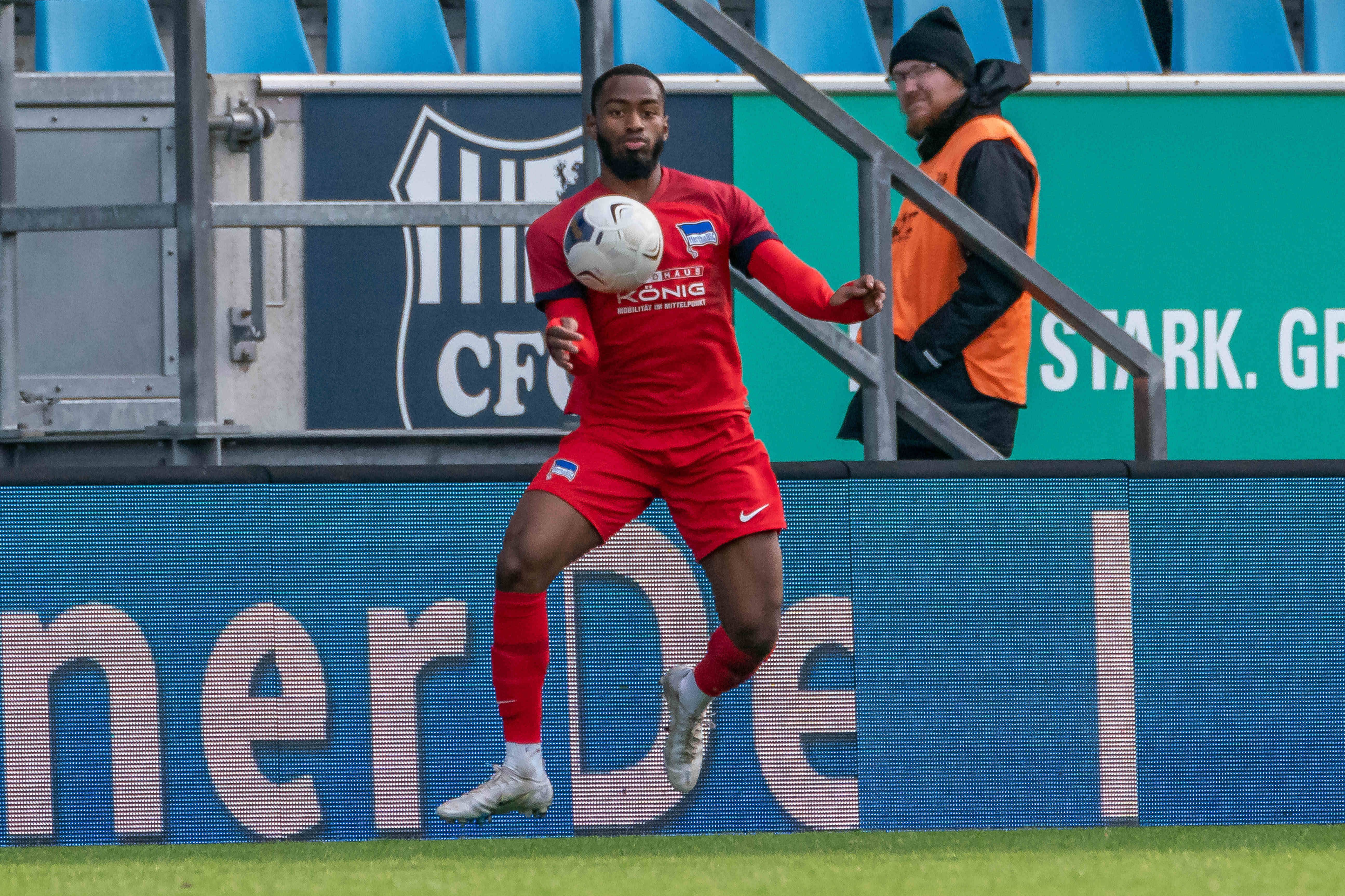 Hertha BSC: Problemstürmer Maolida lebt in der Wüste seinen WM-Traum