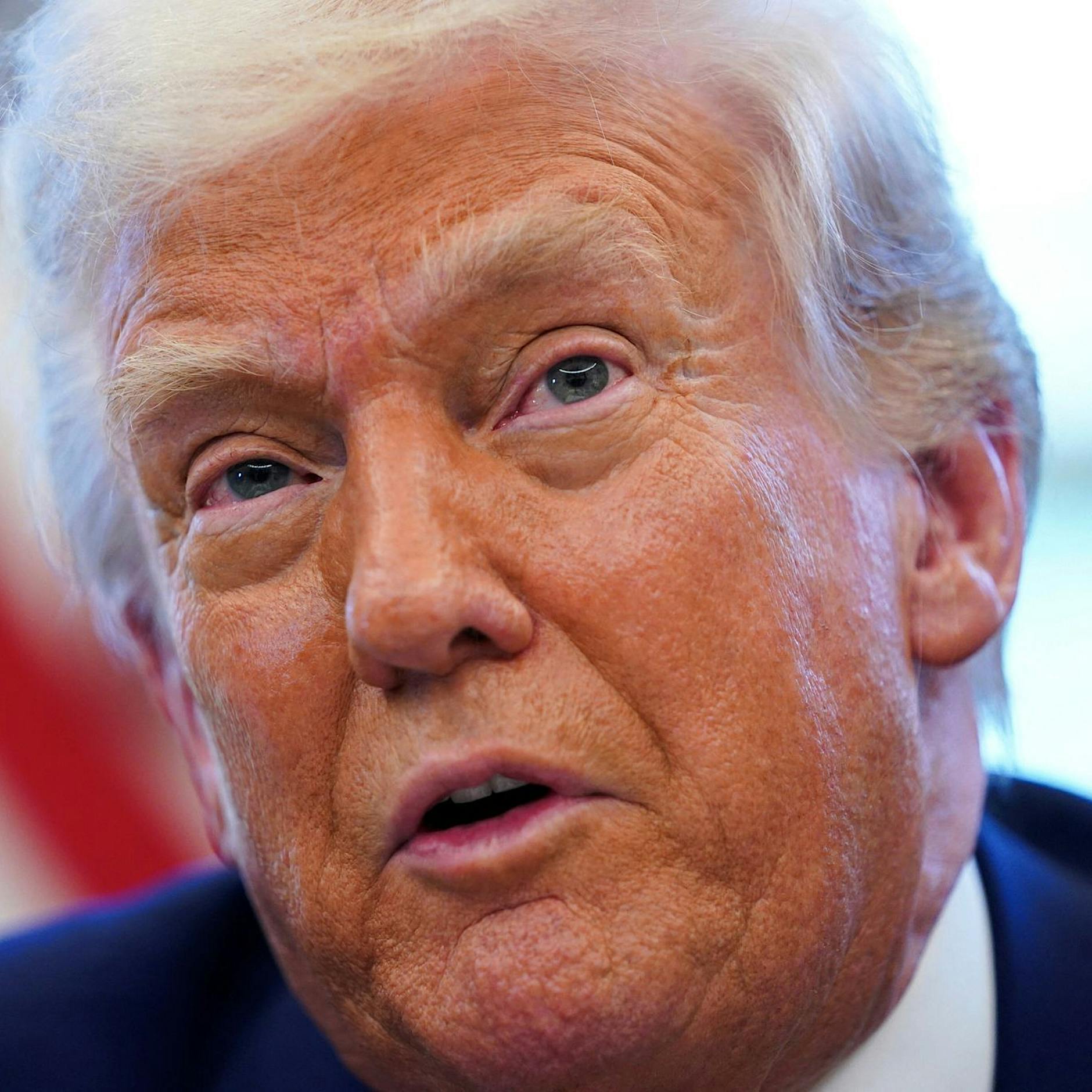 Zollkrieg: Trump nennt Xi „klug“, deutet geheime US-Waffen an