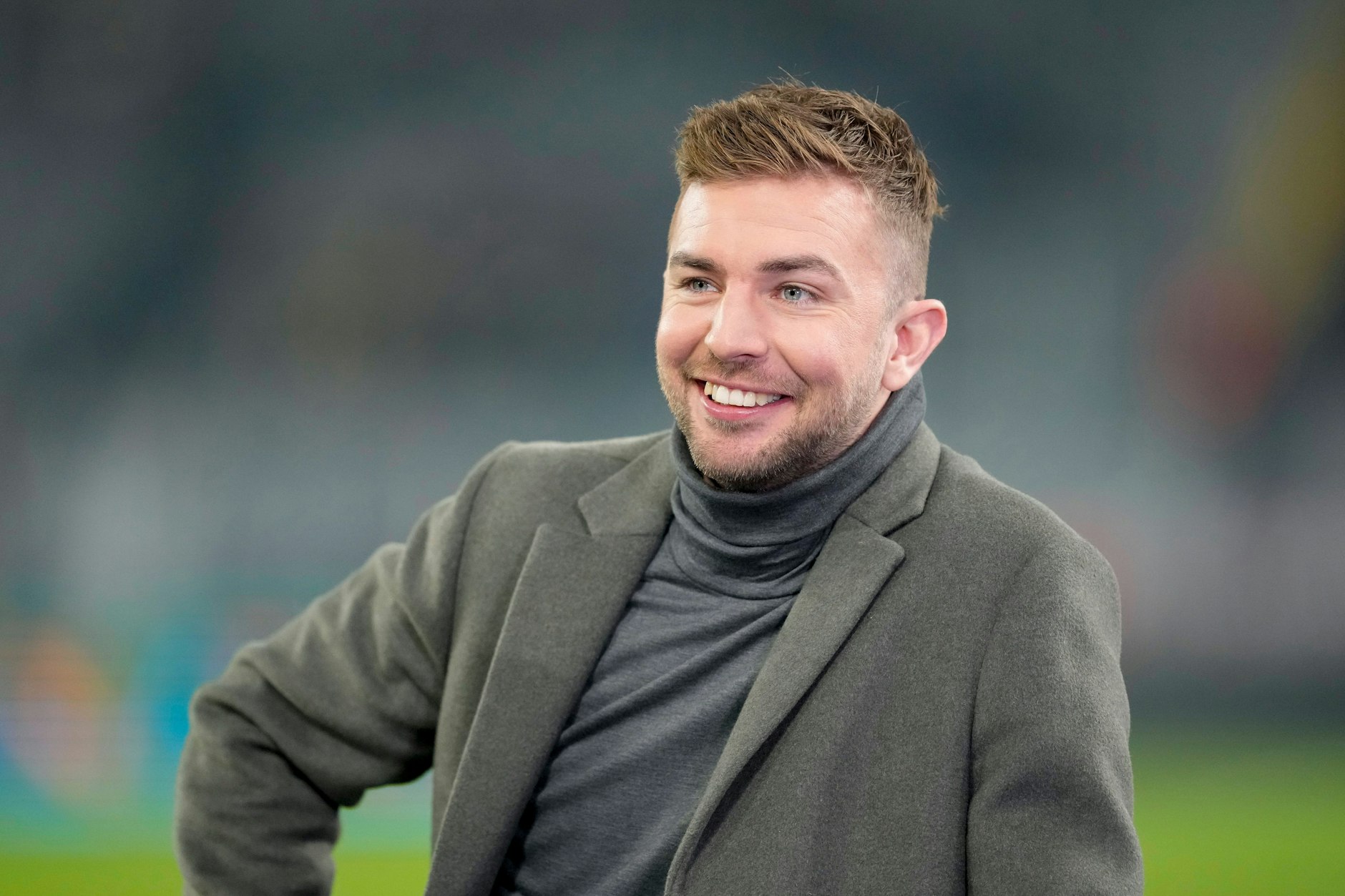 Christoph Kramer in seiner Rolle als Moderator, hier beim Champions League Spiel BVB gegen Lille.