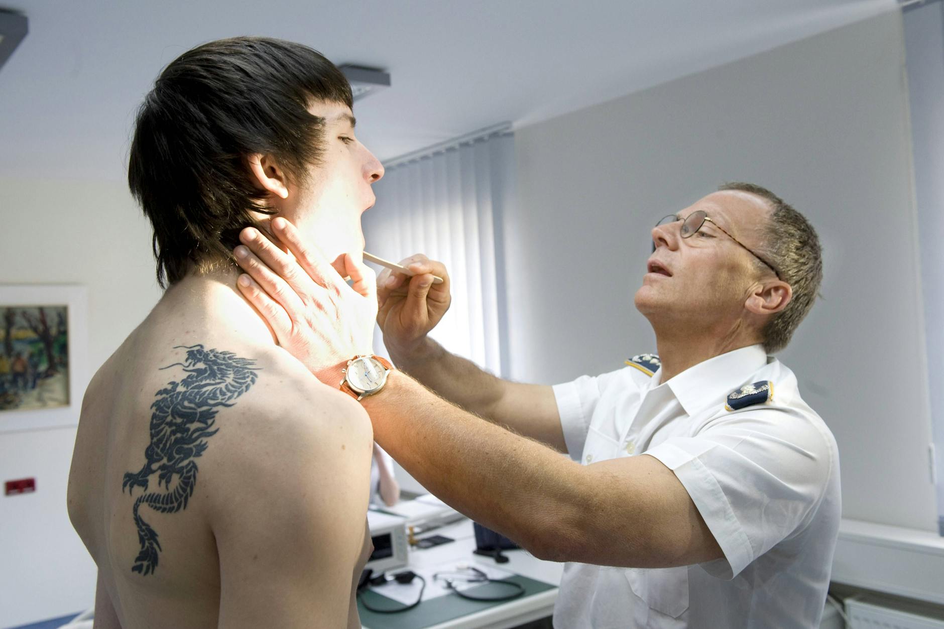 Ein neuer Wehrdienst kommt. Dafür sollen junge Menschen erfasst und gemustert werden.