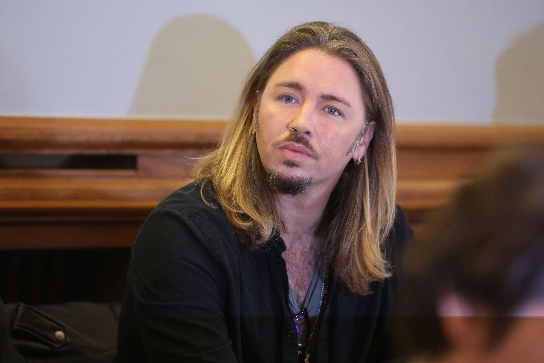 Gil Ofarim beim Prozess.