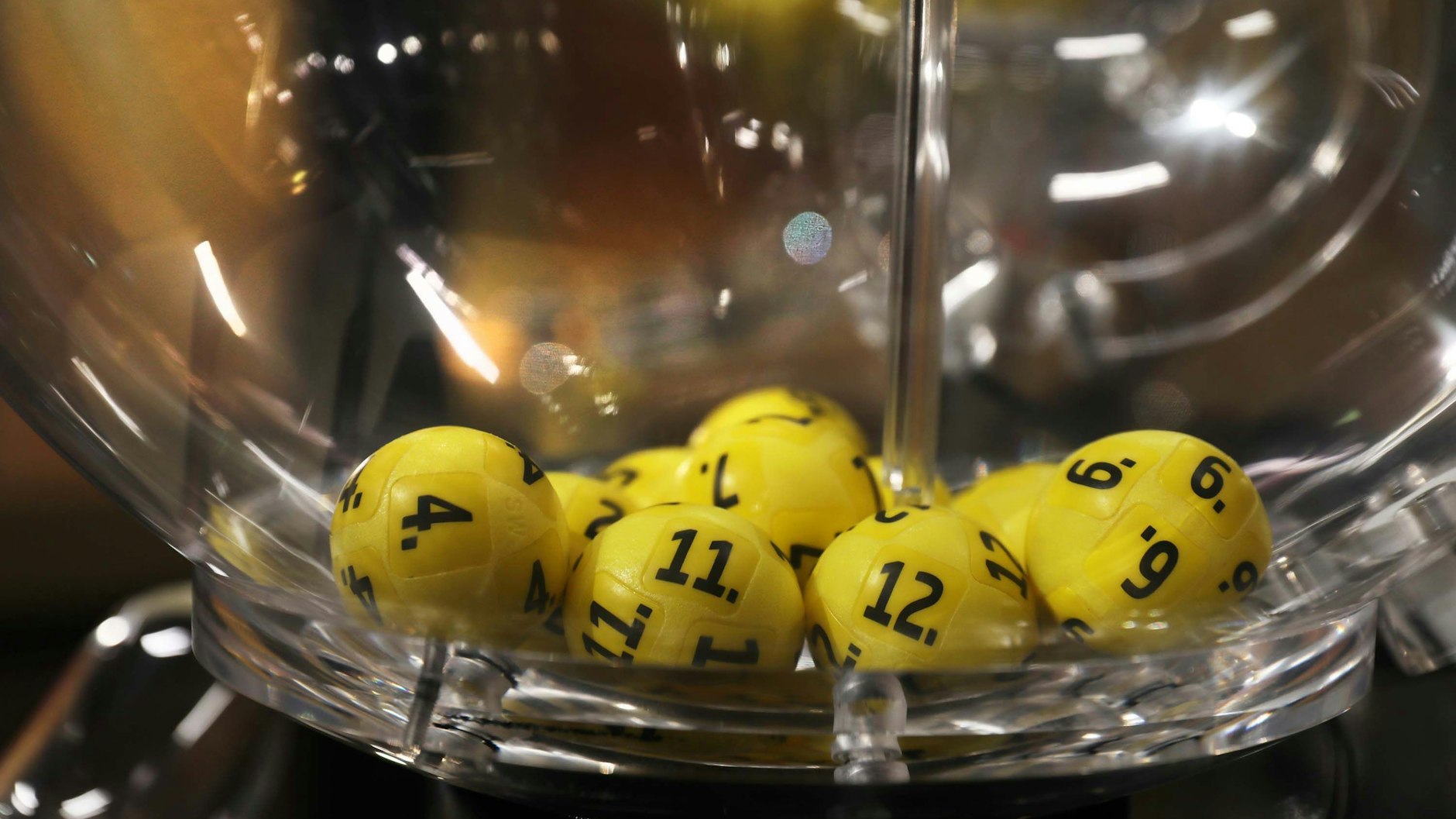 Die Zahlen für den Eurojackpot werden jeden Dienstag und Freitag in Helsinki gezogen.
