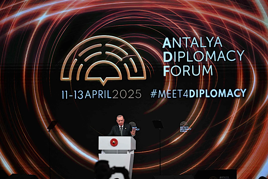 Der türkische Präsident Recep Tayyip Erdogan hat am Freitag das Antalya Diplomacy Forum eröffnet.