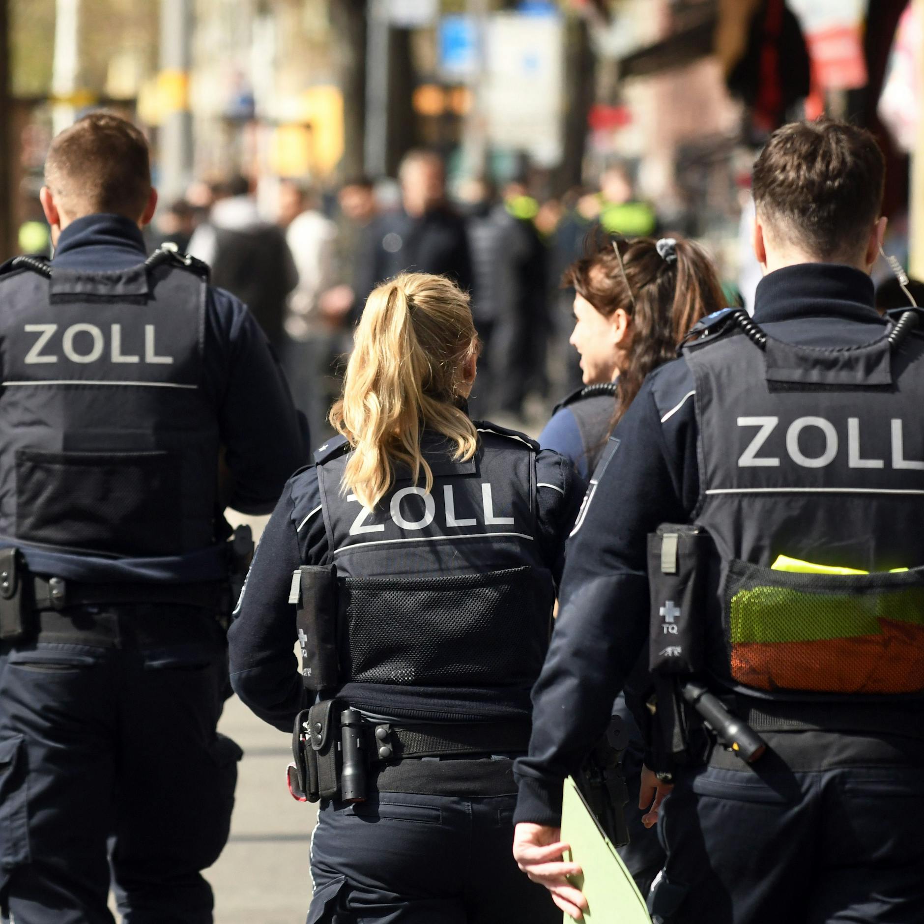 Image - Großeinsatz in der Sonnenallee gegen Clankriminalität: „Mindestens ein Haftbefehl ist immer dabei“