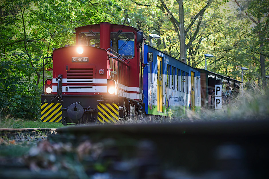 Die Berliner Parkeisenbahn in Wuhlheide fährt am langen Osterwochenende.