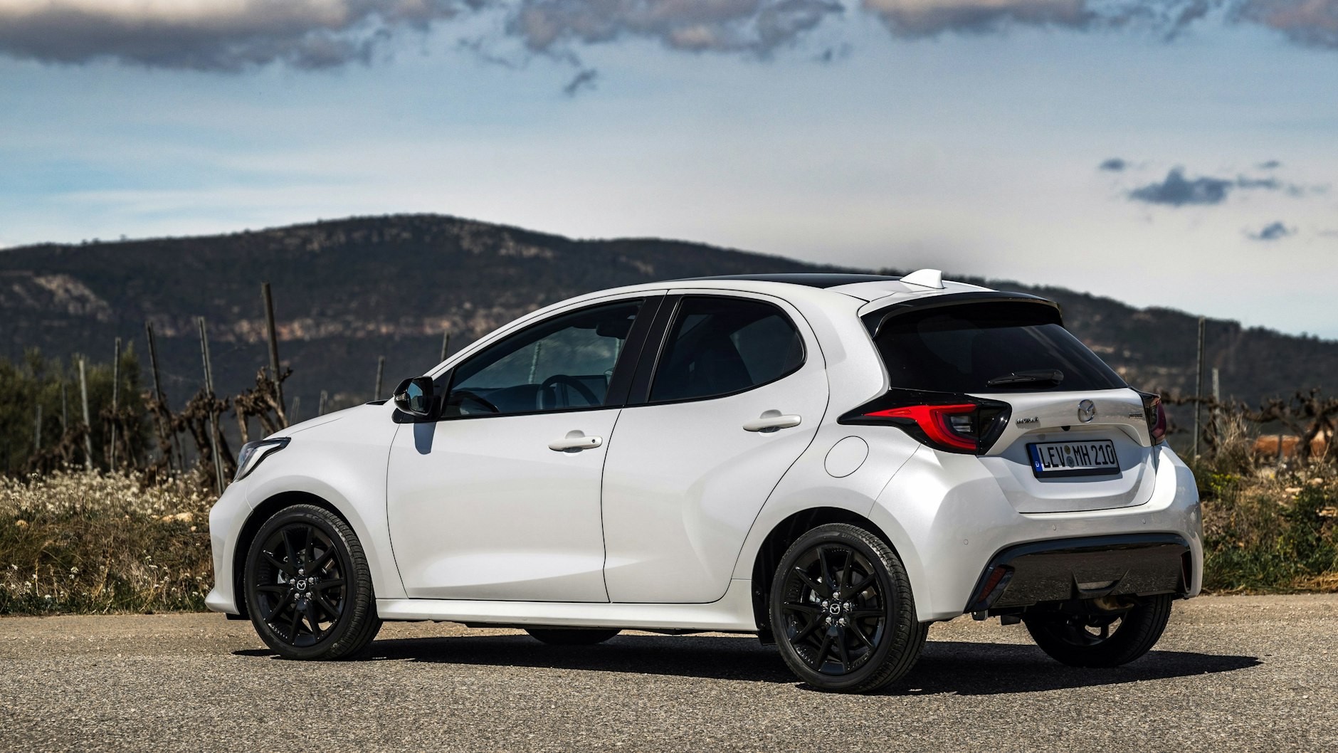 Dieser Mazda ist eigentlich ein Toyota: Mazda2 Hybrid und Toyota Yaris werden beide im gleichen Werk im französischen Valenciennes gebaut.