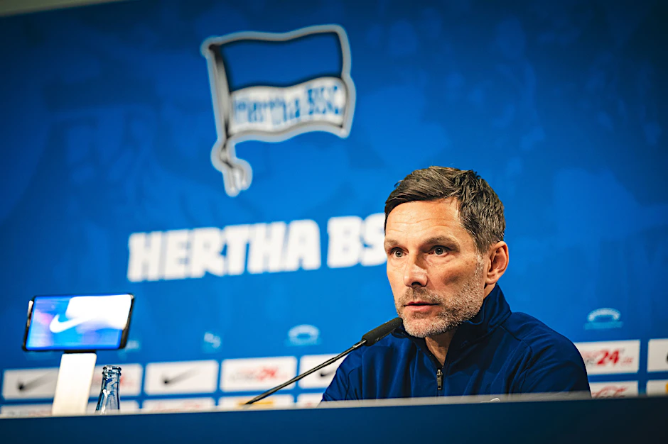 Hertha-Trainer Stefan Leitl war nach der Nachricht über Jessic Ngankams Beinbruch geschockt.