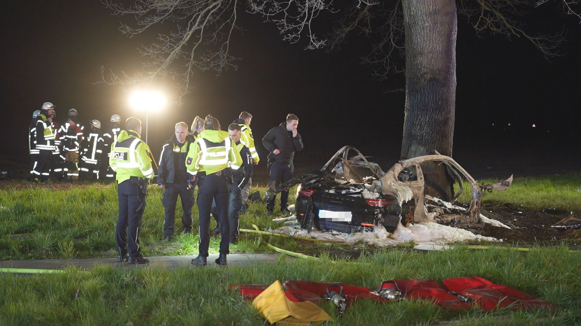 Unfall-Drama: Zwei 17-Jährige verbrennen in diesem Porsche