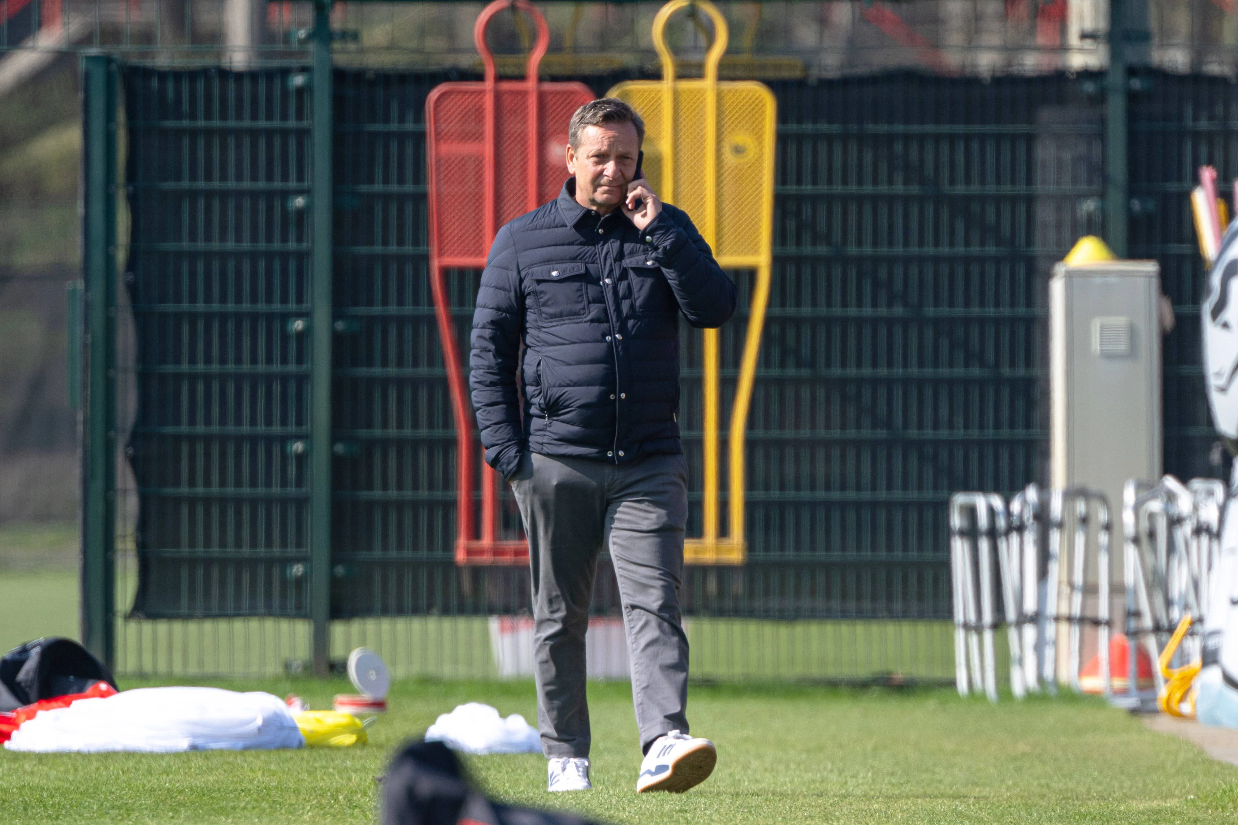 Union-Manager Horst Heldt (55) wird im Sommer während der Transferperiode wieder verdammt viel telefonieren.