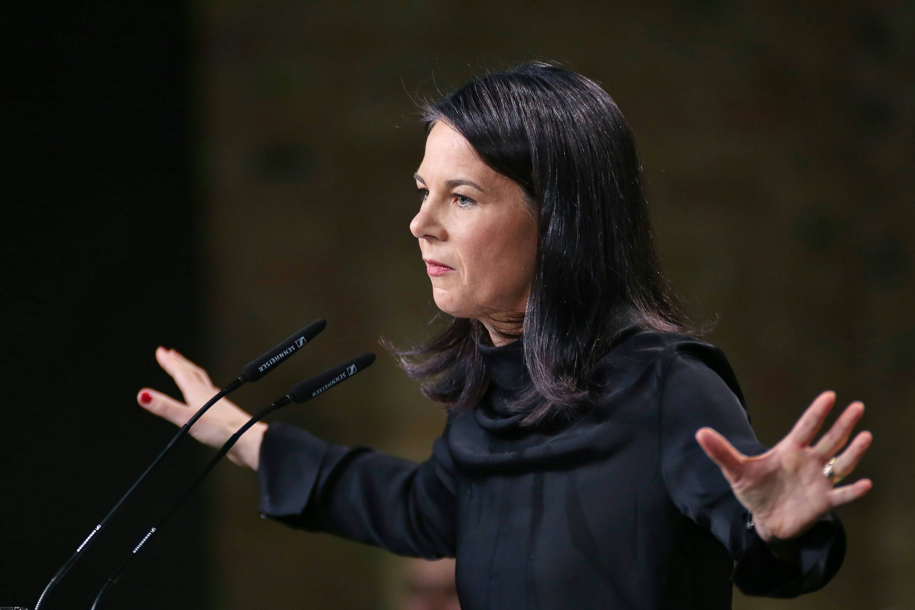 „Eine Außenministerin ohne fachliche und rhetorische Eignung hat Deutschland über fast vier Jahre in der ganzen Welt lächerlich gemacht.“