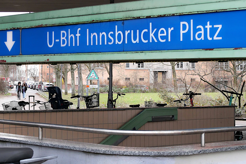Der kleine Park am Innsbrucker Platz in Tempelhof-Schöneberg wird nach der Anwältin Erna Proskauer benannt.