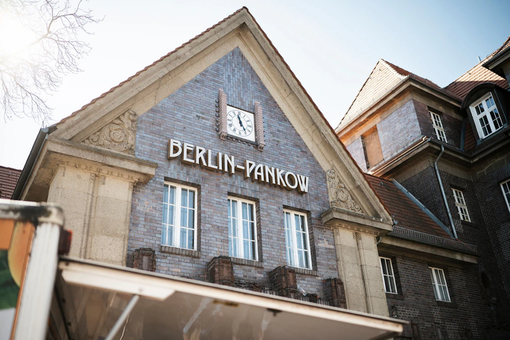 Urin-Gestank am Bahnhof Pankow: Sozialarbeiter sollen bei Toilettenproblem helfen