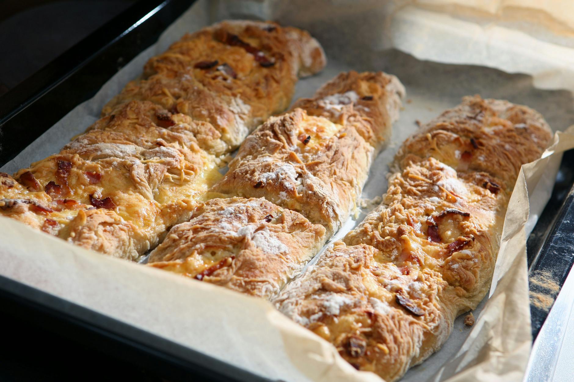 Dresdner Handbrot ist eine echte Köstlichkeit, die man mit verschiedenen Füllungen zubereiten kann. Wir verraten Ihnen ein einfaches Grundrezept.