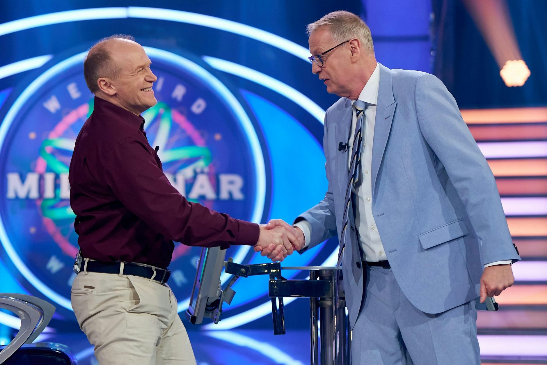 Was sind blinde Löcher? Mit dieser Frage muss sich Andy Sischka bei „Wer wird Millionär?“ auseinandersetzen. Ob er die richtige Antwort findet – und ob Günther Jauch hilft?
