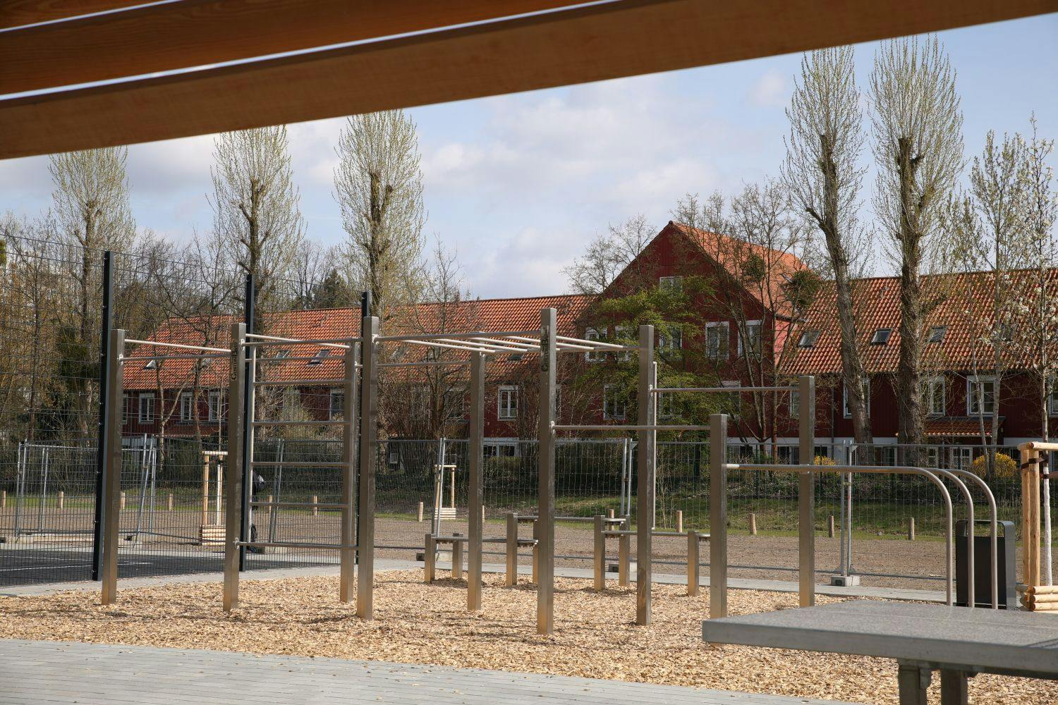 An der Lissabonallee in Steglitz-Zehlendorf gibt es ab sofort eine neue Calisthenicsanlage.