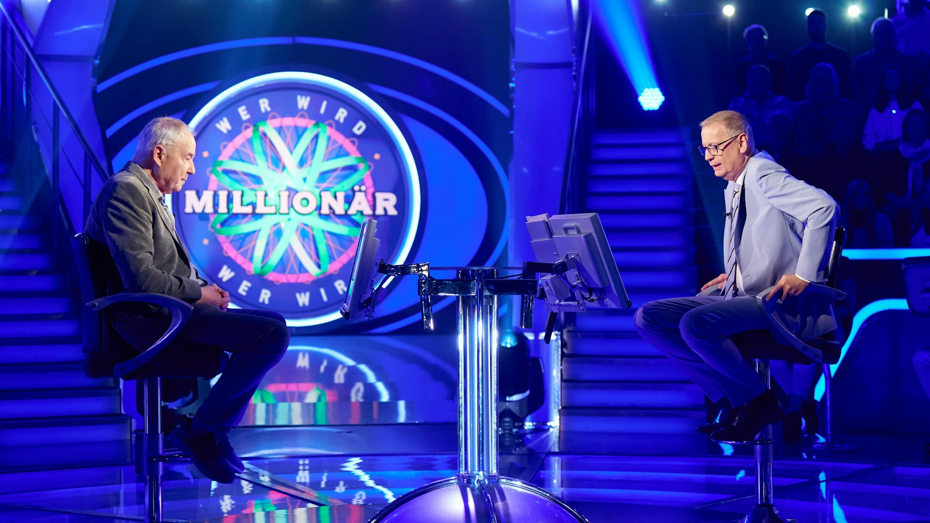 Wolfhard Köpfe rätselt bei „Wer wird Millionär?“, welche bekannte Figur einen Zwilling namens Mimmy hat. Auch Günther Jauch kann nicht helfen.