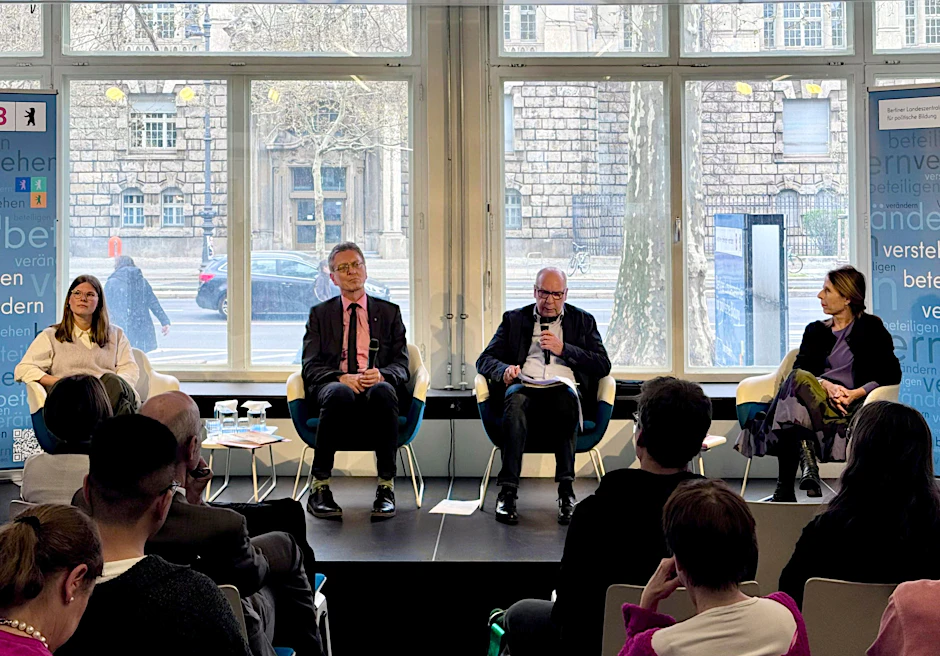 Ein Symposium zur Ausstellung „Wohnen in Berlin“&nbsp;mit Charlotte Weber, Christian Gaebler, Reinhard Bünger und Ricarda Pätzold (v.l.) endete in einer Grundsatzdebatte über den Koalitionsvertrag.