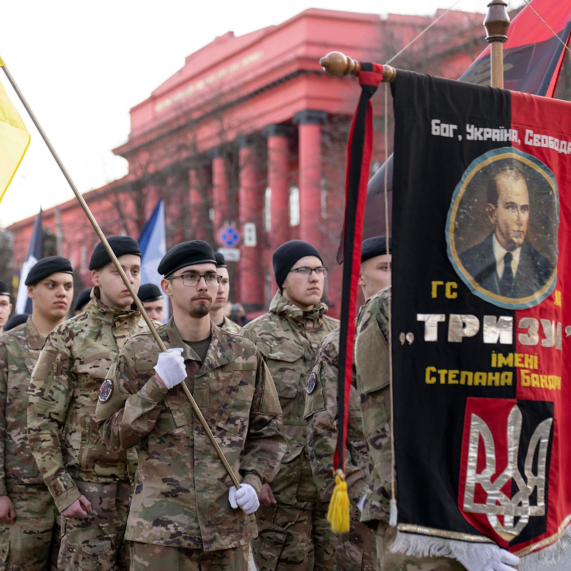 Ukraine: Zwischen SS-Mythos und Gedenkkultur – wie der Westen zur Nazi-Apologie schweigt