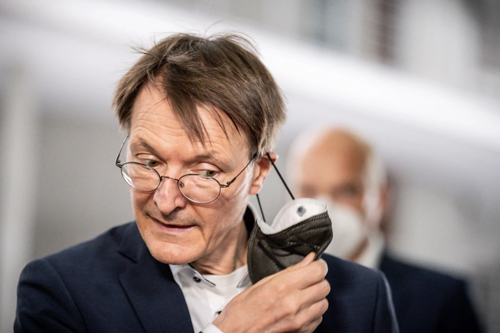 Lauterbach gibt genauen Starttermin für elektronische Patientenakte bekannt
