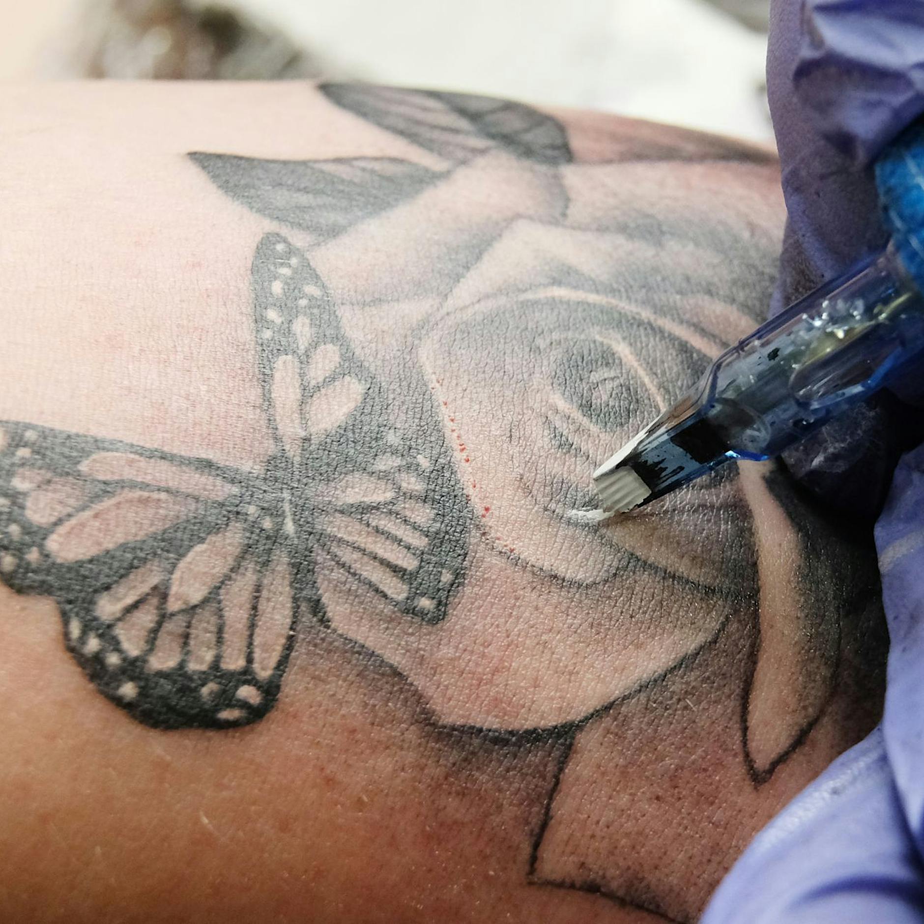 Tattoos schädlicher als gedacht - Berliner sagen: „Jetzt erst recht“