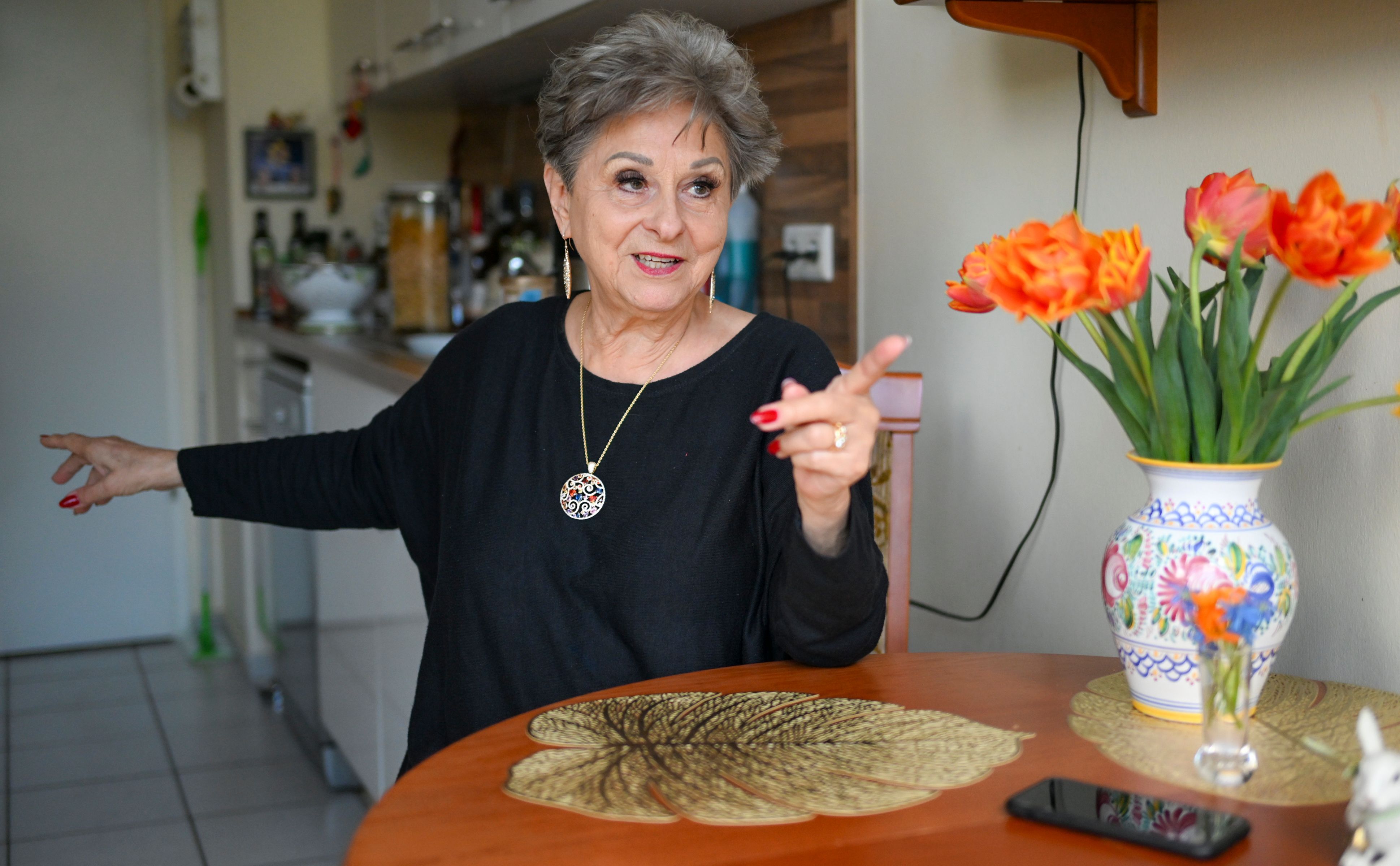 Image - Dagmar Frederic: Bevor ich Schönheitschirurgen bezahle, versaufe ich das Geld lieber