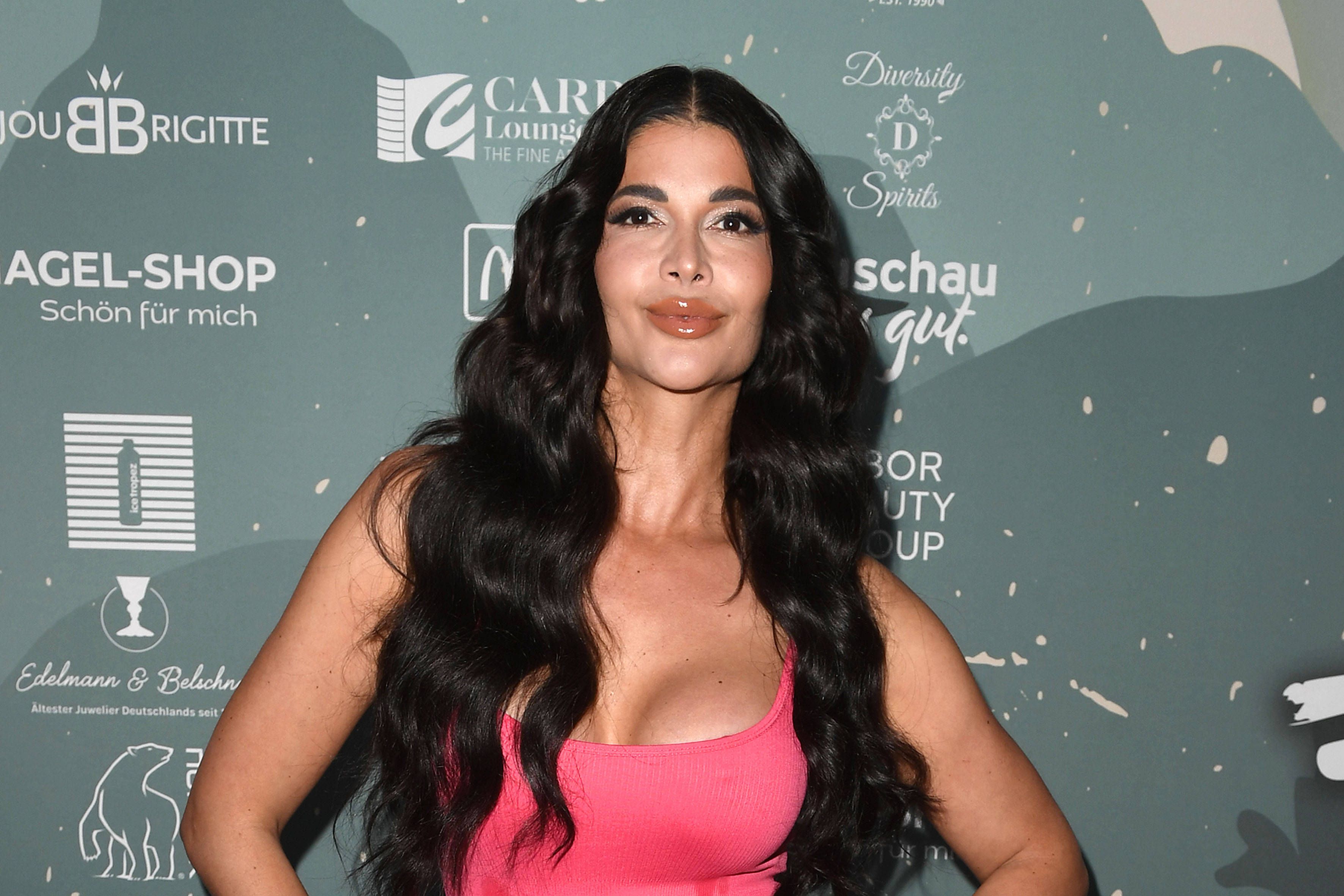 Mit SEK überwältigt: Micaela Schäfers Brustwarzen-Tätowierer festgenommen