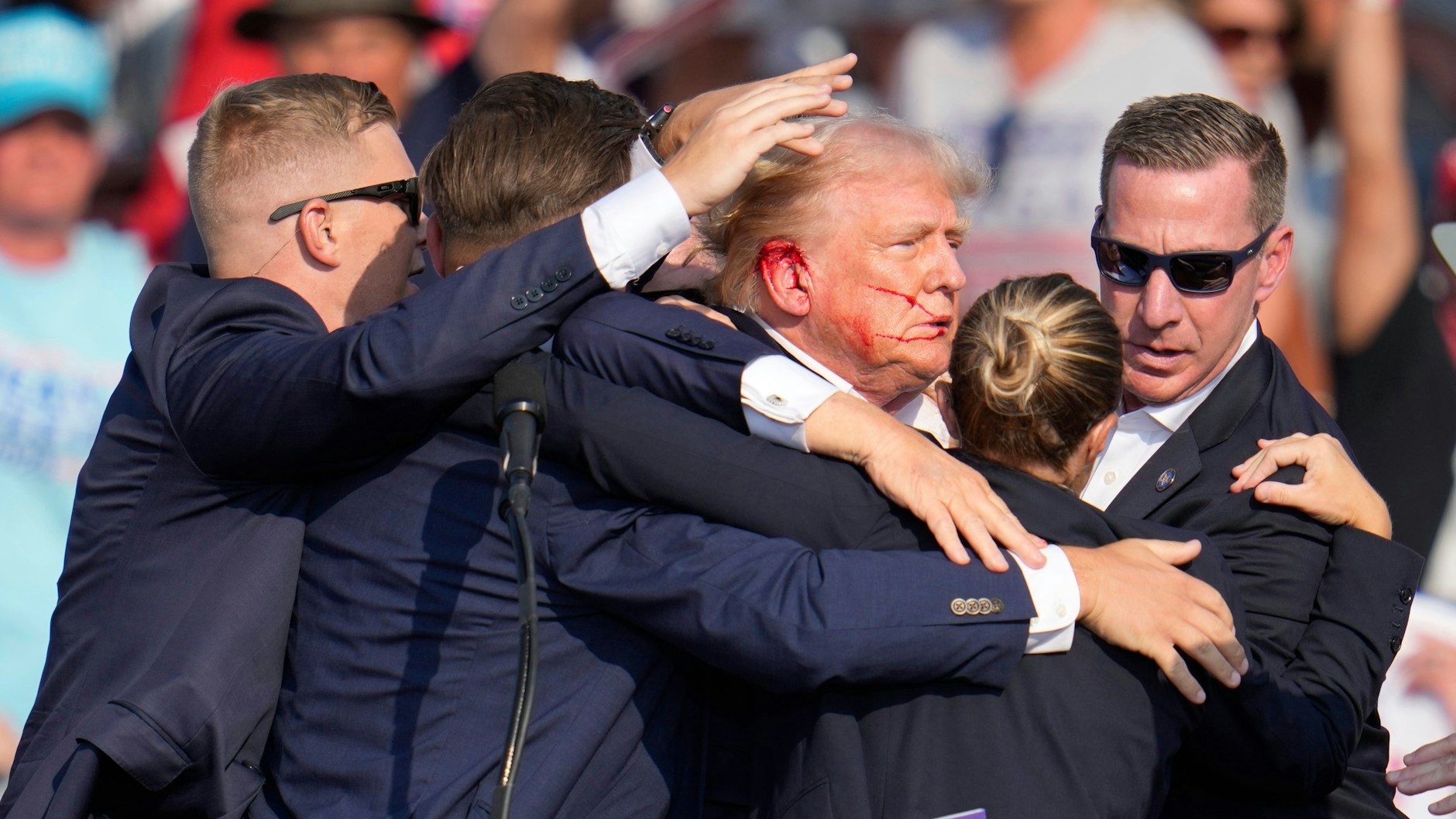 Das Attentat eines 20-Jährigen auf Donald Trump im Juli 2024 in <a href="https://de.wikipedia.org/wiki/Butler_(Pennsylvania)">Butler</a>&nbsp;(<a href="https://de.wikipedia.org/wiki/Pennsylvania">Pennsylvania</a>). Plante der Teenager aus Wisconsin eine ähnliche Tat?