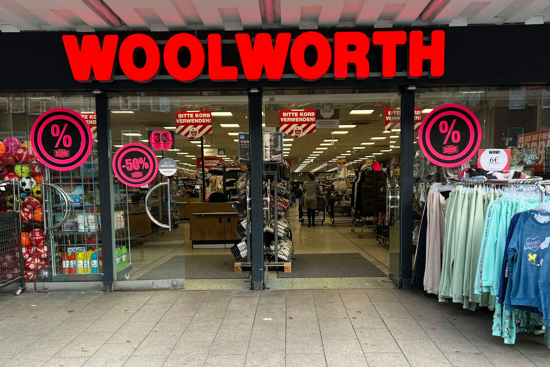 Woolworth musste lange während des Corona-Lockdowns geschlossen bleiben.