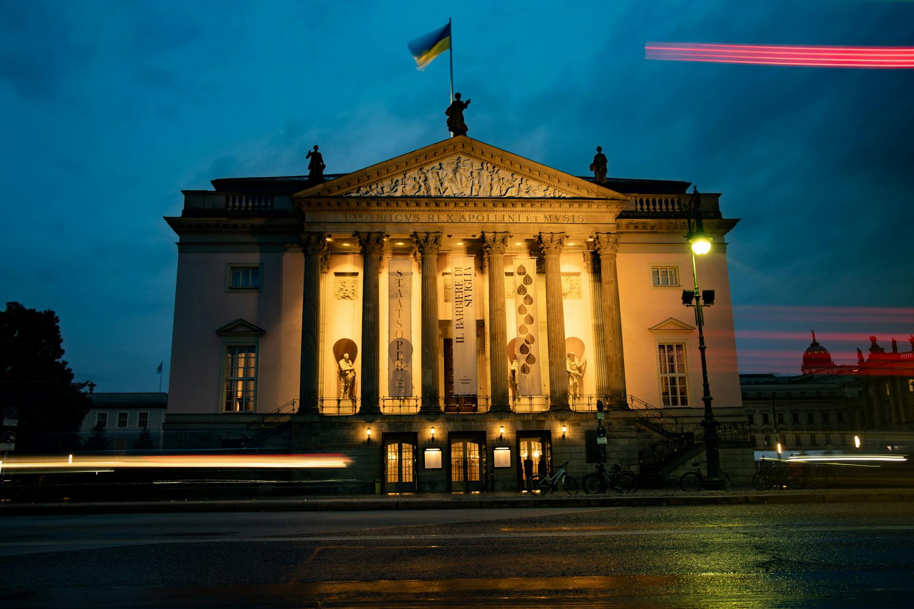 Bis Ostermontag finden in der Staatsoper Berlin im Bezirk Mitte die Festtage 2025 statt.