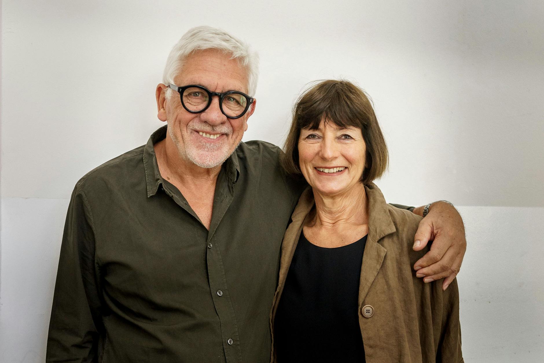 Für sie lässt Kunst in jeder Lebenslage und allen politischen Turbulenzen zum Trotz immer das Beste hoffen: Axel Haubrok und seine Frau Barbara, seit 2013 Betreiber des Lichtenberger Kunst & Gewerbehofes „Fahrbereitschaft“